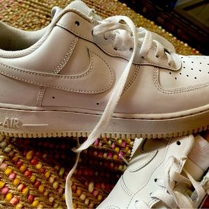Mens Nike all white air force ones. Mens sz 8 1/2. Clean and in Great condition.